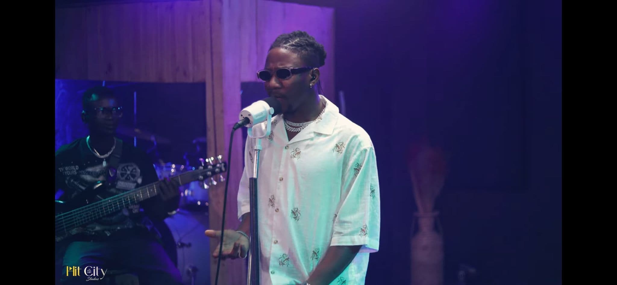 Tiyo Kay performing live
